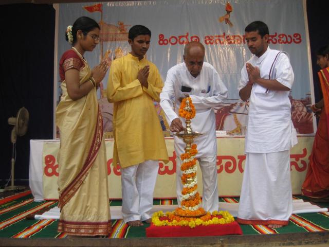 Inauguration of Hindu Dharmajagruti Sabha by lighting a Samai (an oil lamp)